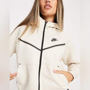 (S) Nike • Sportswear Tech Fleece Windrunner Full Zip Hoodie